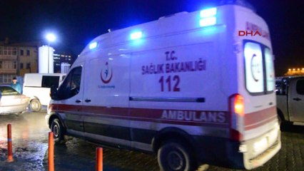 Anten tamir eden 2 kişi 4 katlı binanın çatısından düştü