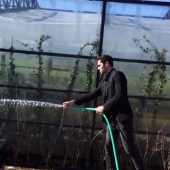 Alparslan Kendi Arabasını Yıkarsa