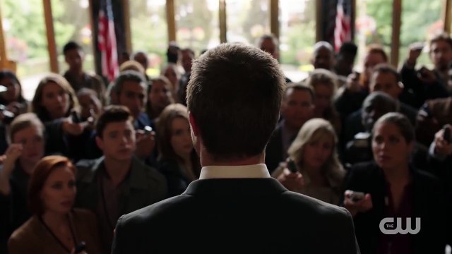 Stephen Amell adelanta un episodio de Arrow centrado en Oliver