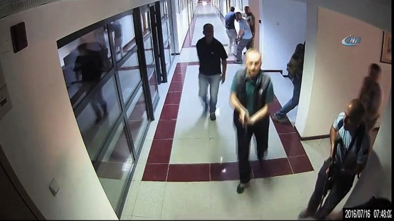 Özel Kuvvetler Komutanlığı'nda Derdest Edilen Darbecileri Böyle Taşıdılar