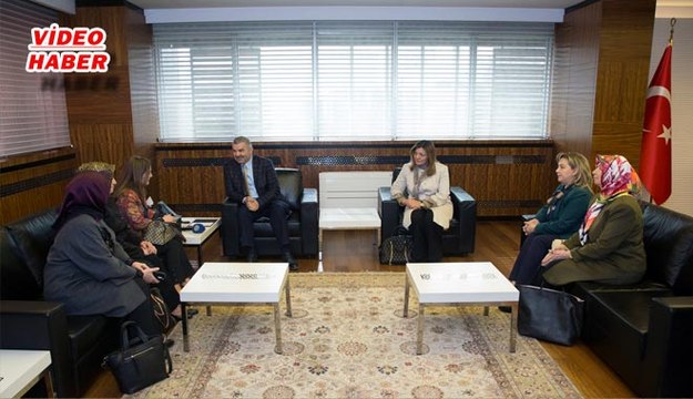(20 Şubat 2018) AK PARTİ KADIN KOLLARI BAŞKANI VE YÖNETİM KURULU ÜYELERİ BAŞKAN ÇELİK’İ ZİYARET ETTİ