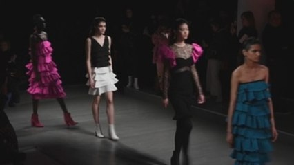 De la Morena reivindica la igualdad de género desde la pasarela de Londres