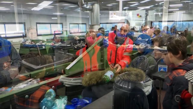 Visite du centre de tri fouesnantais, les élèves de Poullan-sur-Mer sensibilisés au tri des déchets