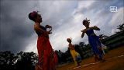 Menora dance made more gracious with dancers in batik outfits