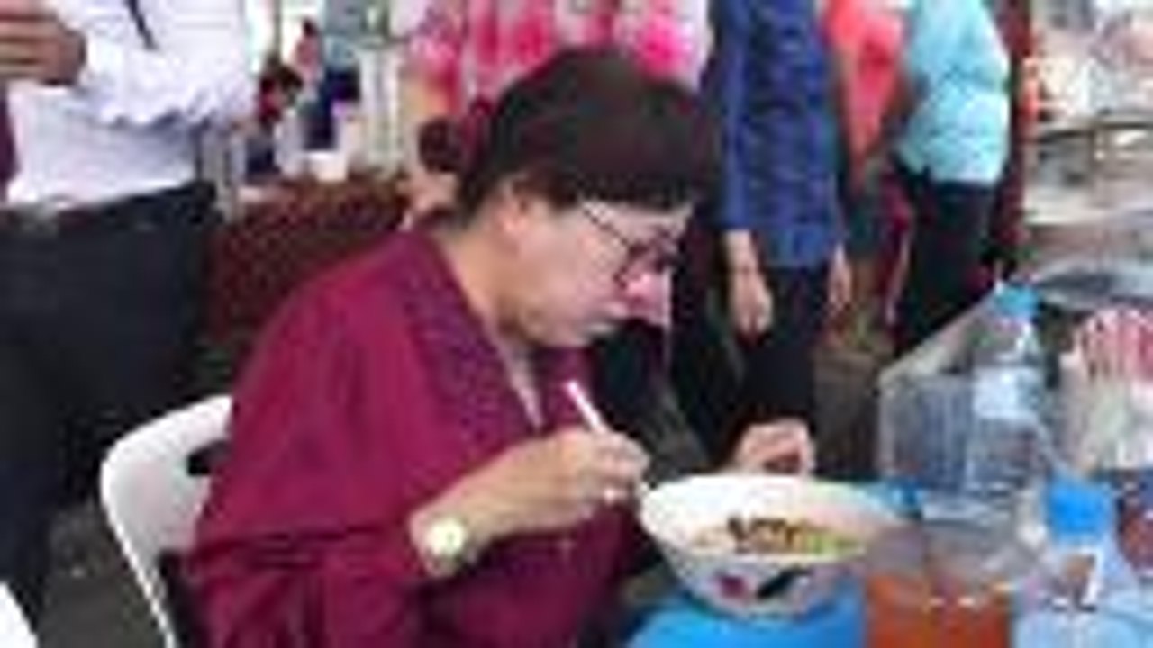 Fruity pork noodle