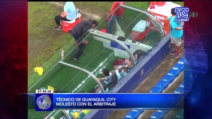 Técnico de Guayaquil City molesto con el arbitraje