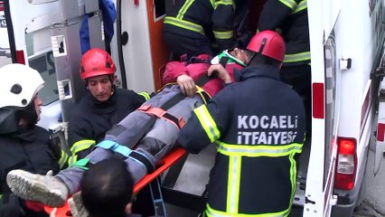 Yokuştan inen kamyonet kontrolden çıktı: 5 yaralı - KOCAELİ