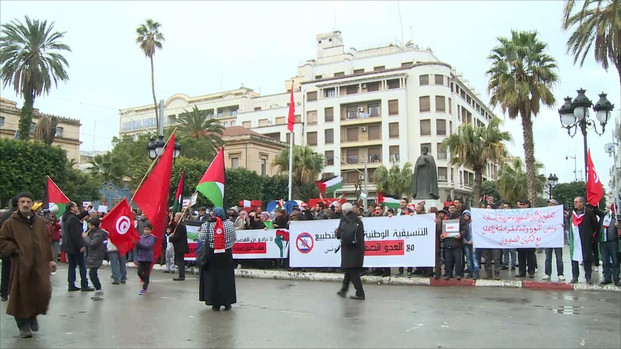 جدل في تونس بشأن مشروع قانون تجريم التطبيع