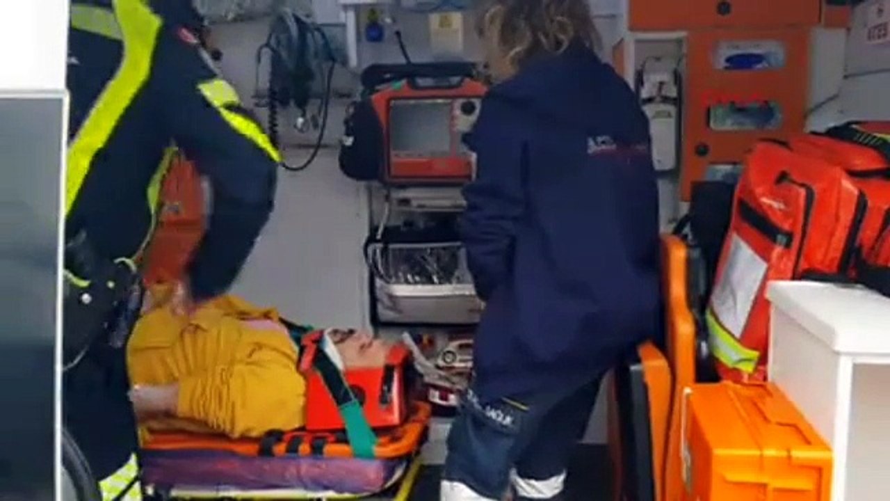 Frenleri boşalan kamyonet 6 otomobile çarptı 5 yaralı Haber