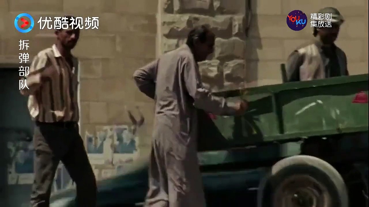 《拆弹部队 The Hurt Locker》炸弹就在美军士兵脚下，下一秒发生的事，让无数观众哭了！