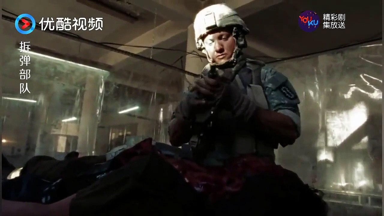 《拆弹部队 The Hurt Locker》一直冷静的拆弹队长，竟干出这种事，战争让人崩溃！