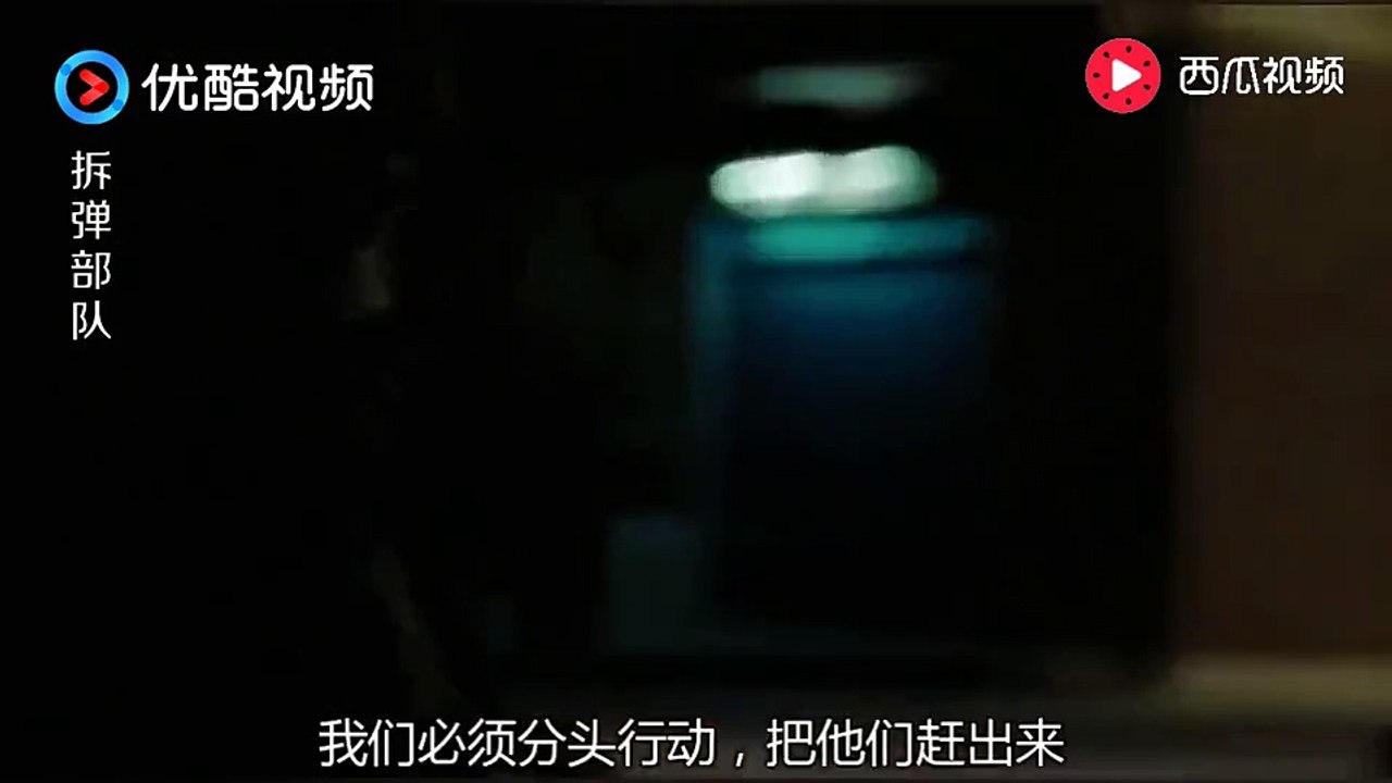《拆弹部队 The Hurt Locker》高分大片还原美军在伊拉克巷战过程，观众不敢呼吸
