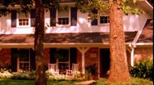 Reba S05E06 - Best Li'l Haunted House in Texas