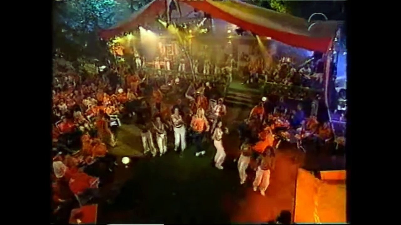 Tatajana Simic - Baila Baila Muchacha Baila Baila Mi Amor. (In Paul De Leeuw TV