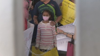 Padres se encadenan en principal hospital pediátrico de Venezuela
