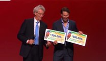 Rafael Nadal receives €1000000 for Rafa Nadal Foundation at Goed Geld Gala 2018