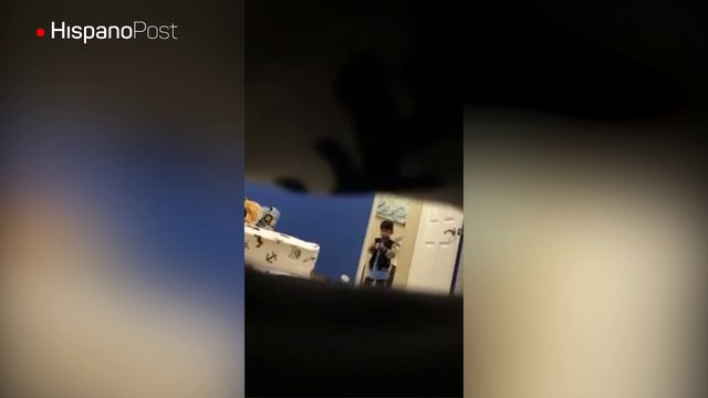 Padre quiso asustar a sus hijos y les sacó una gran carcajada