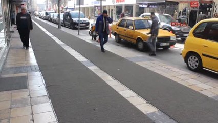 Kayseri Özel-Kar Yağmayınca Vatandaş Kaymasın Diye Serilen Halılar Dekor Oldu