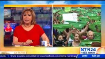 Feministas se congregaron a las afueras del Congreso de Argentina con pañuelos verdes para reclamar la despenalización del aborto