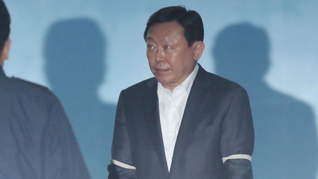 [단독] 신동빈 롯데 회장, 일본롯데홀딩스 대표 사임 의사 / YTN