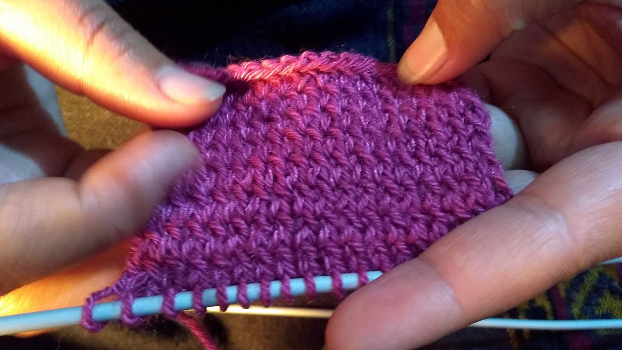 Twisted knit stitch