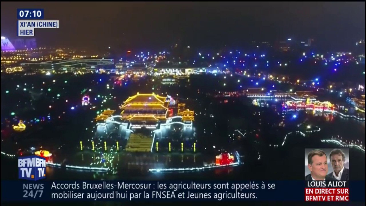 En Chine, ces 300 drones offrent un magnifique...