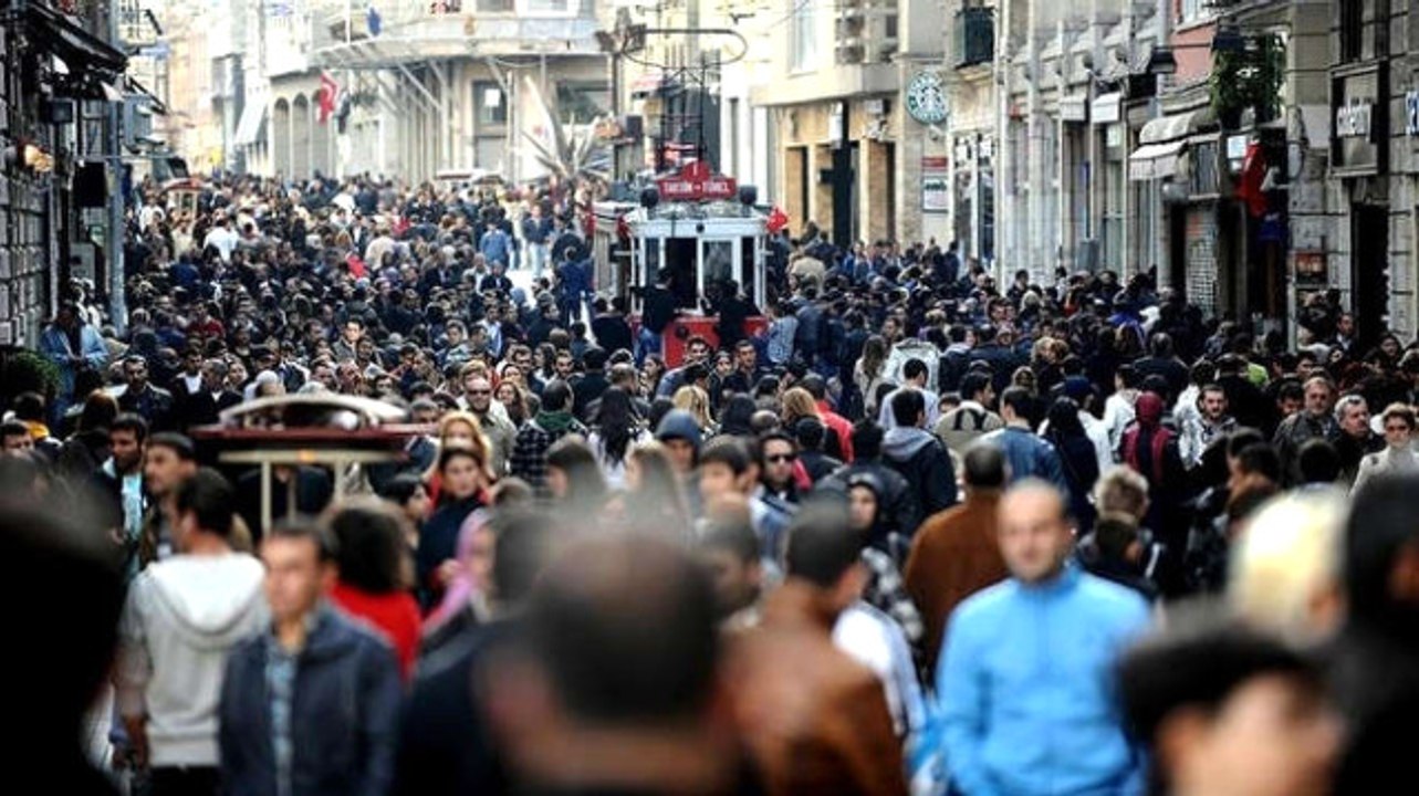 TÜİK: Türkiye'nin Nüfusu 2040 Ylında 100 Milyonu Aşacak