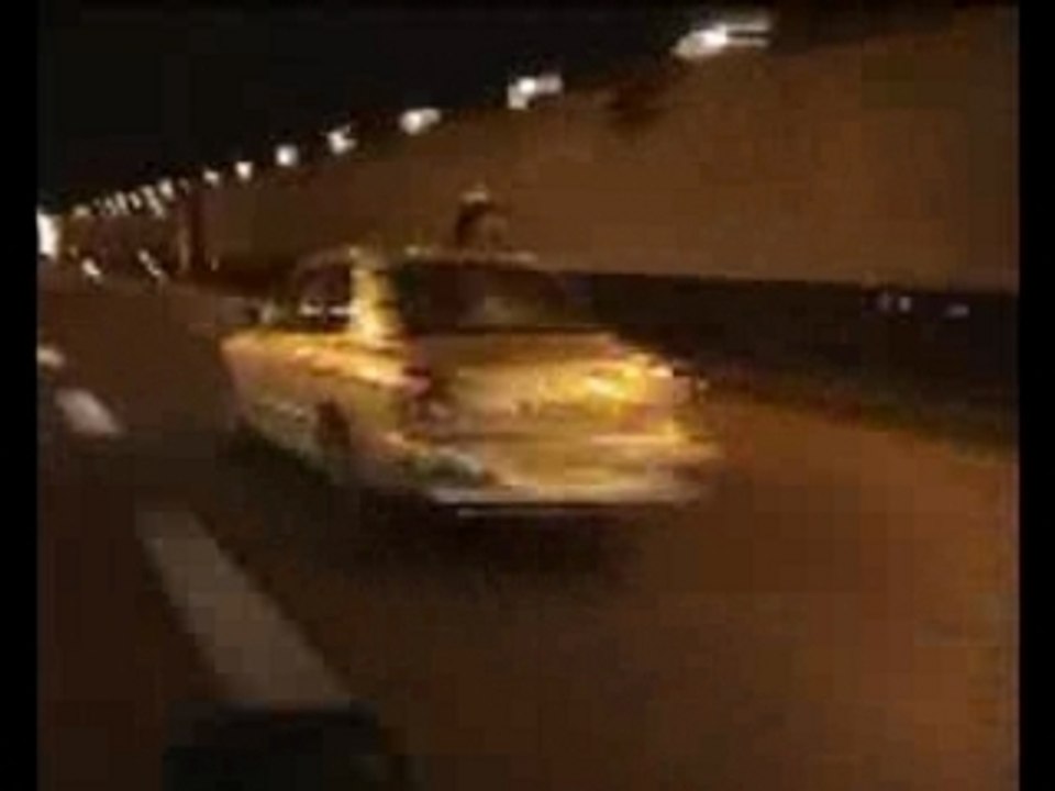 Stunt Moto Bikes roue 2 ouf dans paris