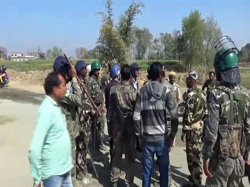 अवैध   क्रेशर  चलाने वालों के विरुद्ध प्रशासन ने चलाया अभियान