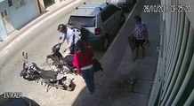 Il tente de voler la moto d’une femme mais tombe sur une bande de justiciers (Brésil)
