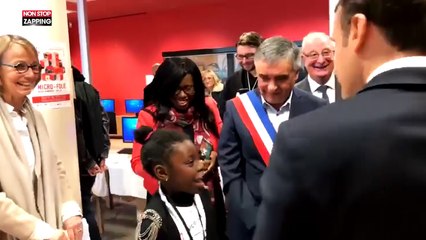 Emmanuel Macron : Une jeune fille lui montre un pas de danse, sa rencontre insolite (Vidéo)