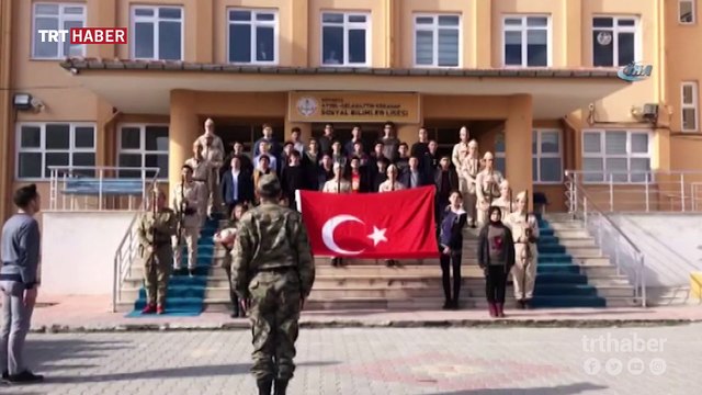 Kütahya'da öğrenciler asker kıyafeti giydi, komando yemini etti