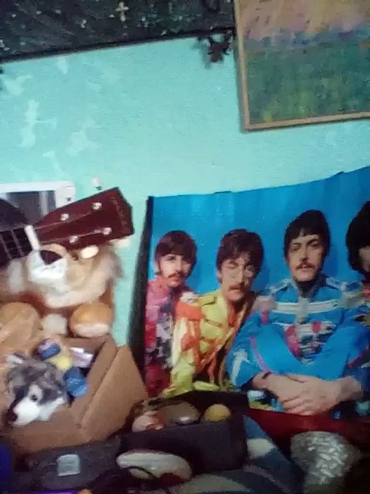 THE BEATLES on "WHY EVERYBODY IS SO HOT FOR JOHN"!!