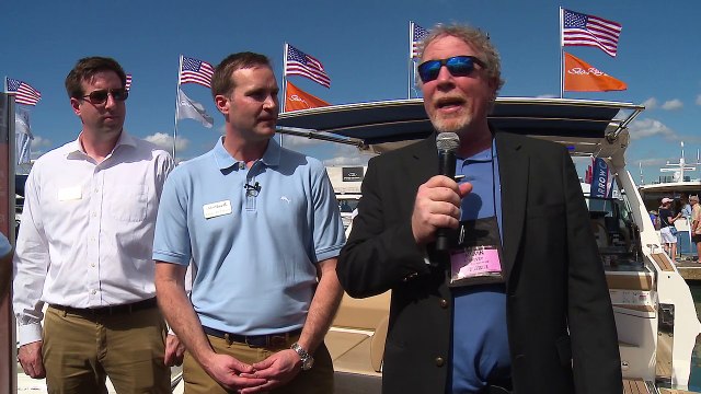2017 Boat of the Year Trophy Presentation: Sea Ray SLX 400
