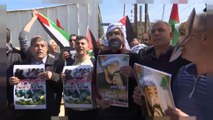 الجيش الإسرائيلي يفض مسيرة سلمية قرب رام الله بالرصاص وقنابل الغاز