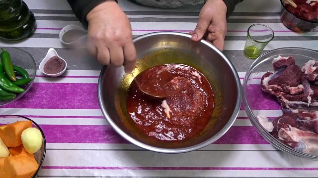 Couscous aux légumes et à la viande - الكسكس بالخضار واللحم