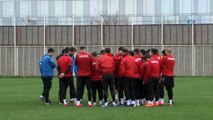 İpekoğlu: “Kompleks yapan futbolcular takımdan özür diledi”