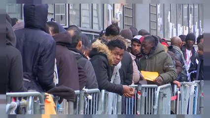 Projeto de lei sobre asilo e imigração está a dividir a França