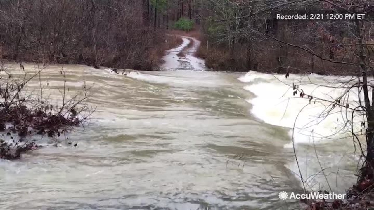 Reed Timmer reports dangerous flash flood conditions in Arkansas