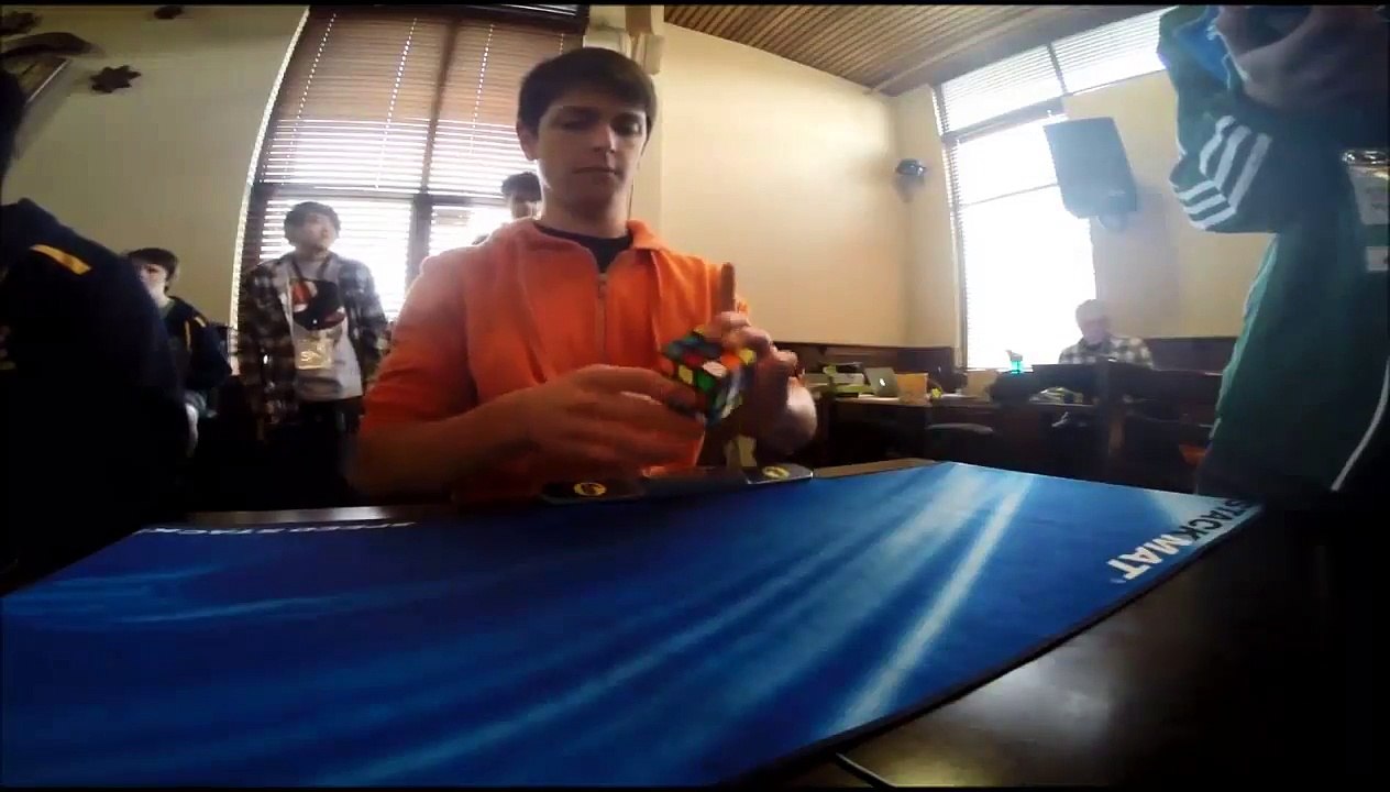 6,88 s Feliks Zemdegs Record du monde 3x3x3 à une main - 09-10_05_2015 - YouTube
