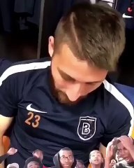 Arda Turan Beşiktaş marşı söylüyor