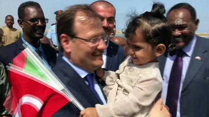 Çavuşoğlu, Ada'daki TİKA tarafından restorasyonu tamamlanan Hanefi ve Şafii camilerini gezdi - HARTUM