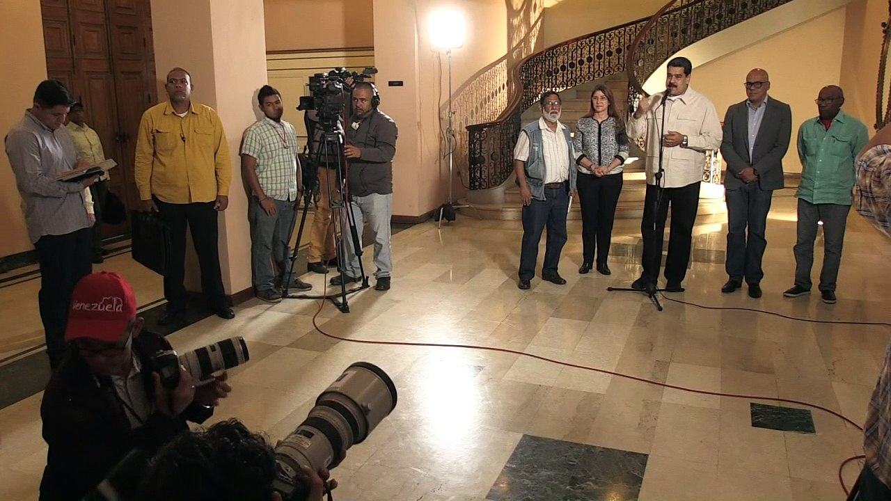 Maduro pede antecipação de eleições parlamentares