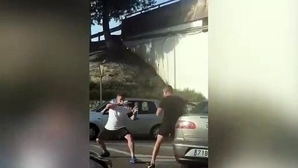 Cómica pelea al más puro estilo Mortal Kombat