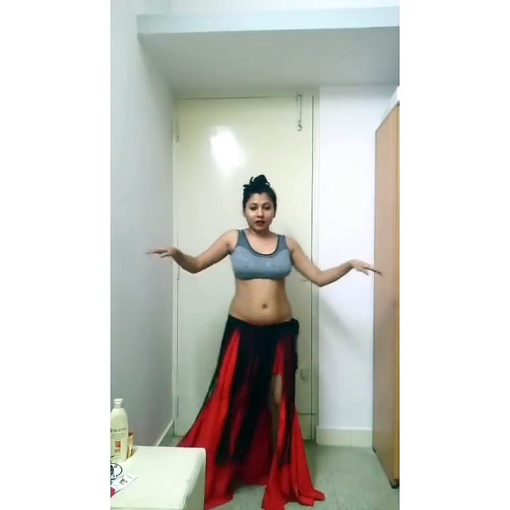 Mere_Rashke_Qamar___Baadshaho___Belly_Dance_improv___Bindu_Bolar