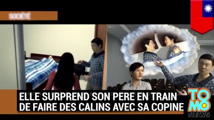 Câliner ou forniquer?: Une fille surprend son père au lit être en train de …