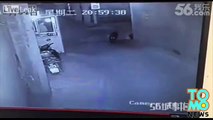 VIDEO BANG BANG: Une piétonne se fait tirer dessus en pleine rue.