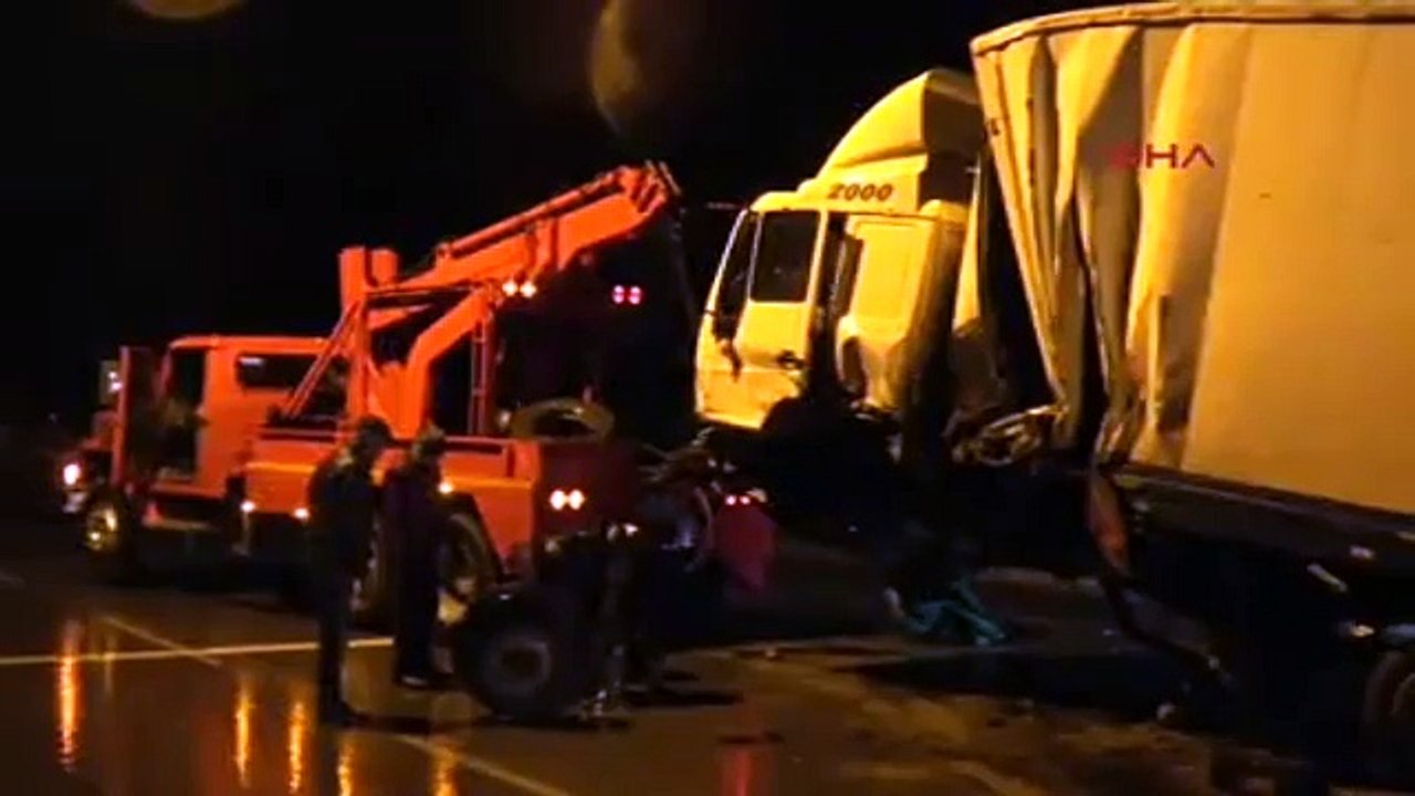 Ciple kamyonet çarpıştı 1 ölü, 5 yaralı