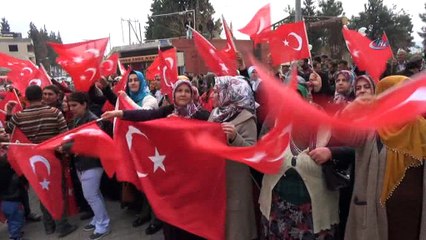 Afrin'e giden özel birlikleri yüzlerce kişi böyle karşıladı