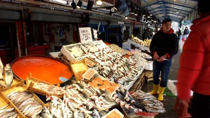 Uskumru, hamsinin tahtını sallıyor